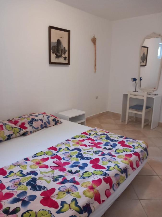 Karin Apartmani Hani Gornji Karin Exterior foto