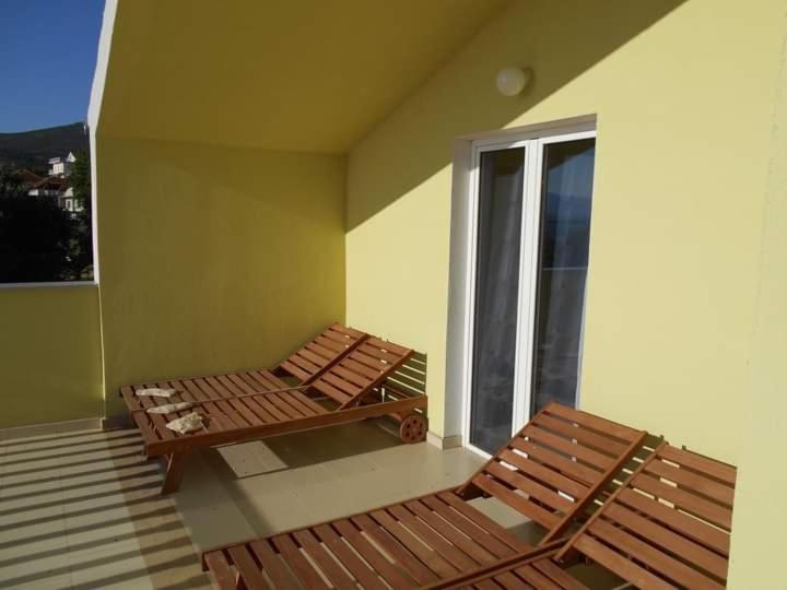 Karin Apartmani Hani Gornji Karin Exterior foto
